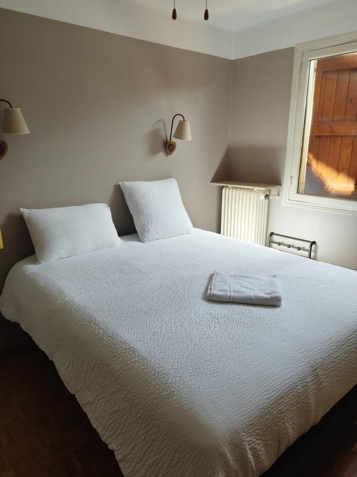 Appart'Hotel Des 3 Vallees Le Pied A Terre Seranon ภายนอก รูปภาพ
